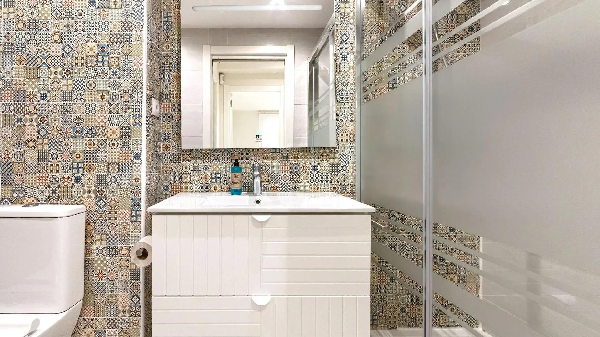Lujoso Piso En Casco Viejo. Bilbao. Free Wifi. Apartment